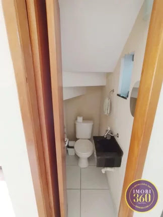 Imagem Condomínio Fechado com 02 suítes com vaga de garagem na Ponte Rasa