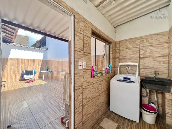 Imagem Casa 2 dormitórios com loja comercial no bairro Boqueirão