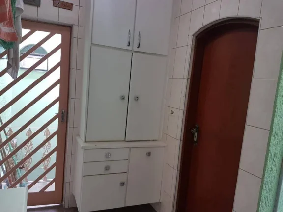 Imagem Sobrado mobiliado à venda, 210m² área construída 3 Dormitorios 4 Vagas