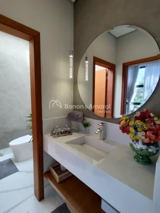 Imagem Com 253 m² bem distribuídos, esta casa no Condomínio Madre Maria Villac oferece conforto, moderni...