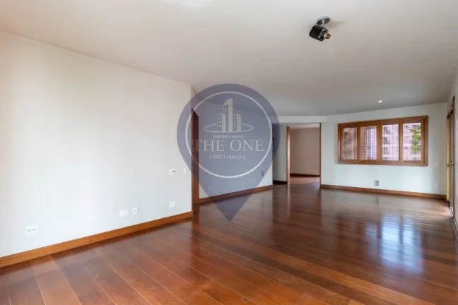 Imagem Apartamento de luxo em Moema: 3 quartos, 3 suítes, 2 salas, 5 banheiros, 4 vagas de garagem e 325m² de área. Aproveite!