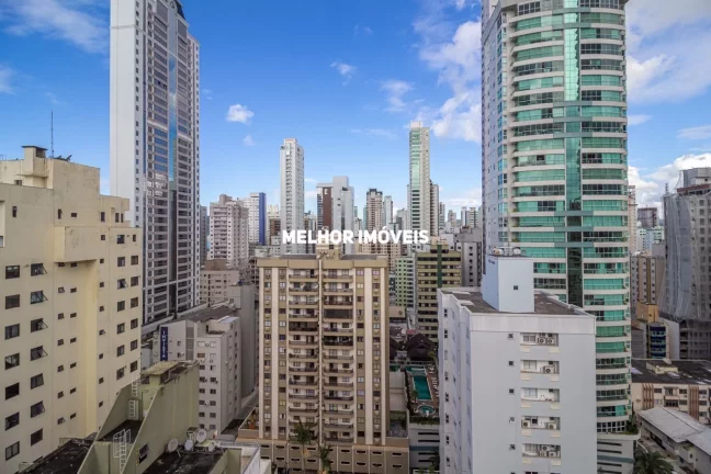 Imagem Cobertura Duplex com 4 Suítes á venda no centro de Balneário Camboriú.