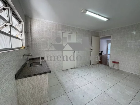 Imagem Apartamentos com living para 02 ambientes, 03 dormitórios com armários, banheiros com box, cozinha...