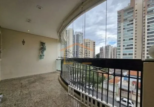 Imagem Apto 3 dormitórios, sendo 3 suítes, com armários (a Master com closet, varanda e ar condicionado)...
