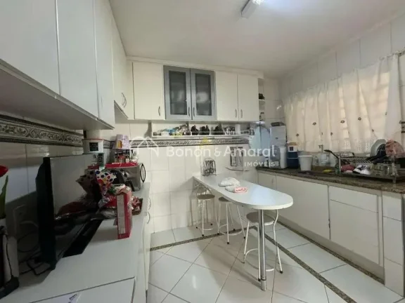 Imagem Casa de esquina Ã  venda no Jardim Eulina, com 200 metros de Ã¡rea Ãºtil, com 4 quartos, sendo 2 suÃ...