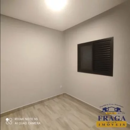 Imagem CASA EM CONDOMÍNIO C/ 100 M² / 03 QUARTOS SENDO 01 SUÍTE / 03 VAGAS