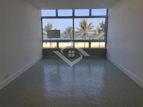 Imagem Apartamento de 3 Quartos para Venda em Ipanema com 200 m²