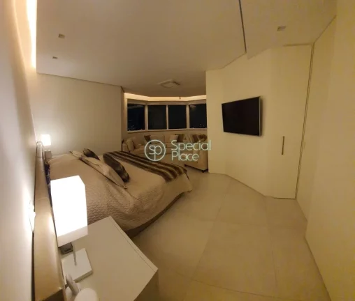 Imagem Cobertura triplex localizada em frente ao Parque Burle Marx, com vista ampla para a cidade e ao PalÃ...