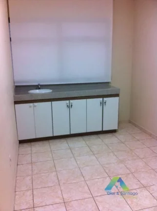 Imagem Sala comercial em região privilegiada a 5 minutos da estação do metro Santa Cruz.