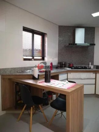 Imagem Sobrado à venda 3 Quartos, 3 Suites, 3 Vagas, 293M², Taboão, São Bernardo do Campo - SP