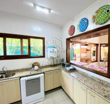 Imagem Casa de condomínio a 150 metros da praia do Lázaro em Ubatuba!