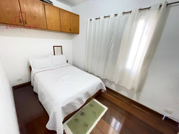Imagem Sobrado 200m² - 3 Dorm - 1 Suíte - 4 Vagas