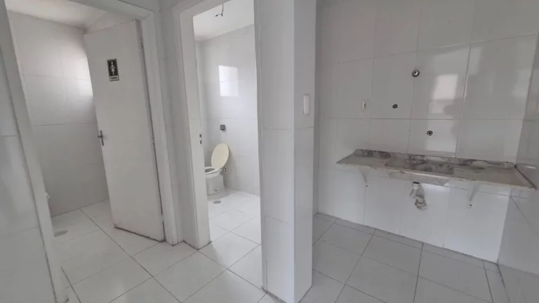 Imagem Sala Comercial e 2 banheiros à Venda, 73 m²-Centro