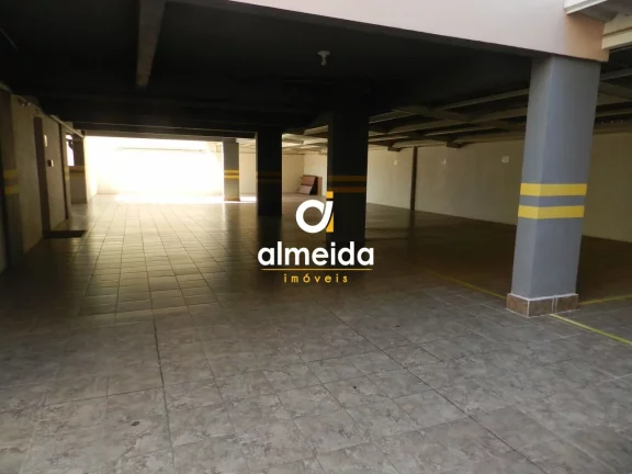 Apartamento de 1 dormitório com garagem para locação central