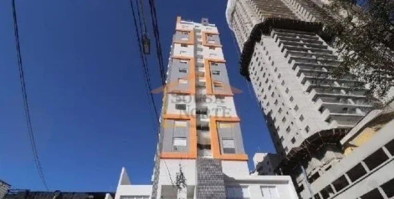 Imagem Apartamento 50m², 2 dormitórios, cozinha planejada com forno e armários, sala 2 ambientes, varand...