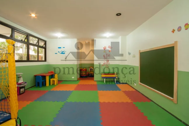 Imagem Apartamento no Alto da Lapa com 209m² pronto para morar, 3 suítes e 3 vagas.