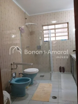Imagem Linda casa térrea, construção sólida, bem distribuída, com boa iluminação natural e ventilaç...