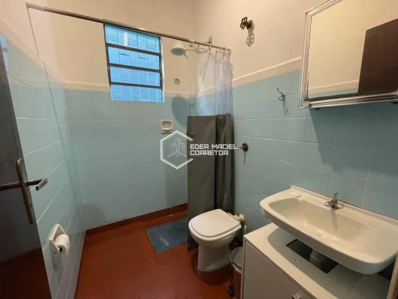 Imagem Está buscando um imóvel com ótima localização, espaço e versatilidade? Confira esta excelente ...