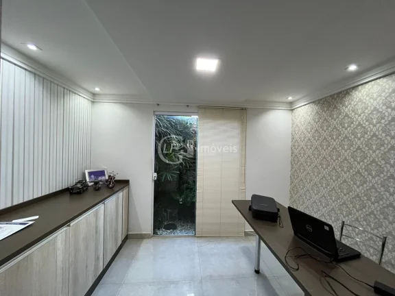 Imagem Linda casa com 3 suítes e sala de cinema