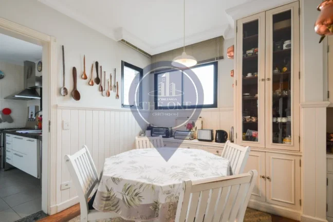 Imagem Apartamento à venda em Moema, São Paulo-SP, 3 quartos, 3 suítes, 2 salas, 3 banheiros, 3 vagas, 202m².