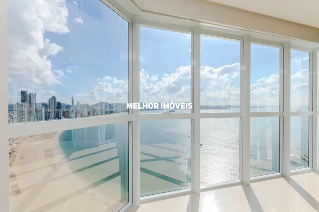 Imagem Apartamento Frente Mar com 04 suítes sendo 01 máster em Balneário Camboriú.