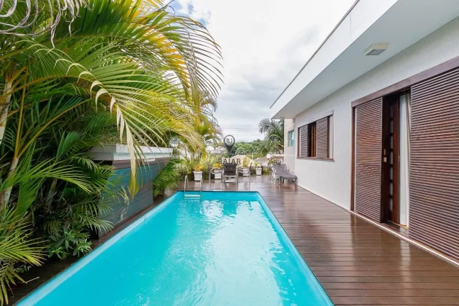 Imagem Casa de Alto Padrão "Mobiliada"
Com quatro quartos, duas suítes com hidro, espaço gour... Imagem Casa de Alto Padrão "Mobiliada"
Com quatro quartos, duas suítes com hidro, espaço gour...