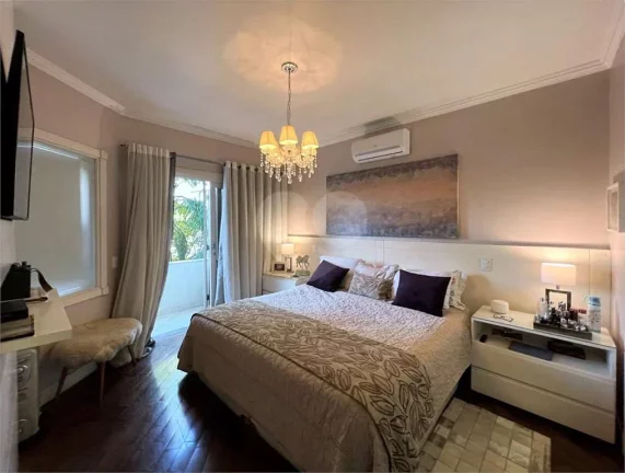 Imagem Casa à venda com 4 quartos, sendo 4 suítes, em Vila Santo Antônio, Cotia - SP