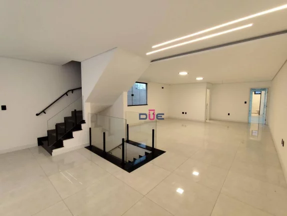Imagem Sobreposta duplex com piscina e vista mar. 280 m² no Embaré