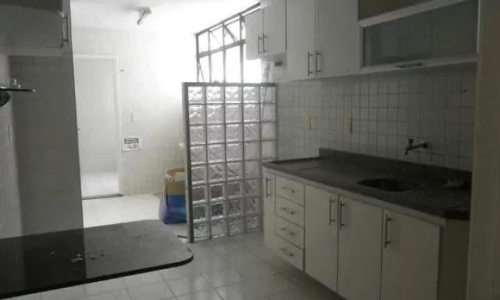 Imagem Tudo isso com localização privilegiada, próximo a escolas, supermercados, hospitais e faculdades.