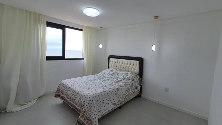Imagem ALUGUEL TEMPORADA de Apartamento mobiliado com 3 dormitórios sendo 1 suíte e 2 Demi-suíte no Bairro Gravatá-Navegantes-SC