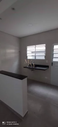 Imagem Casa tipo sobreposta Baixa, 2 dormitório
