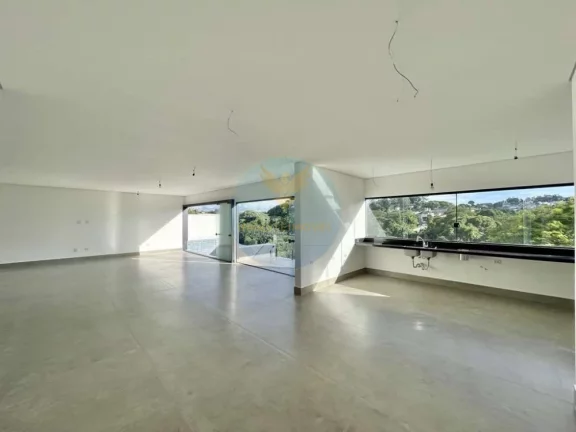 Imagem Casa em Condomínio a Venda no bairro Granja Viana - Carapicuíba, SP