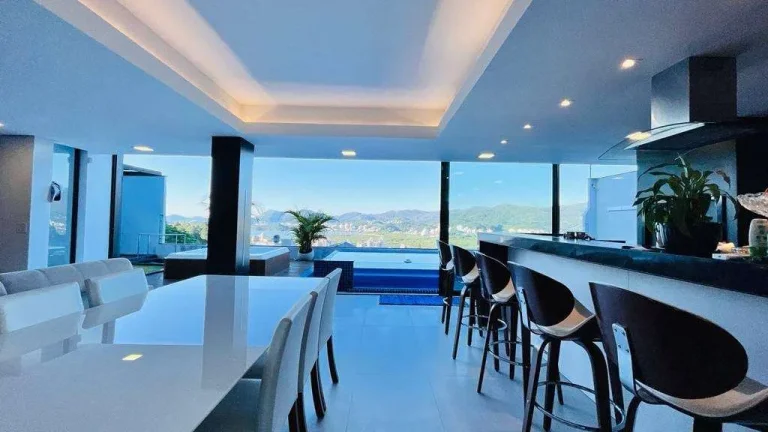 Imagem Casa à Venda, 300m2, 4 Dormitórios (2 suites), 2 Vagas,Trindade, Florianópolis/SC