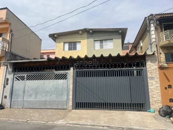 Sobrado com 100 M², sendo 84 M² de área útil, com 2 dormitórios, 2 banheiros, 1 lavabo, sala, c...