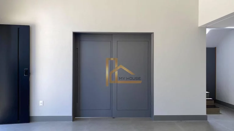 Imagem Casa de Alto Padrão, à Venda em Condomínio Fechado no Bairro da Posse em Teresópolis-RJ