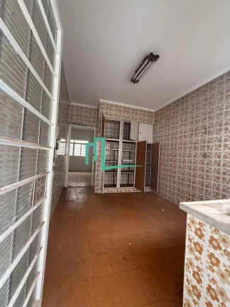 Imagem Imóvel à venda em Franca-SP: Casa na Vila França com 3 quartos, 1 suíte, 2 salas, 3 banheiros, 2 vagas de garagem e 200 m² de área.