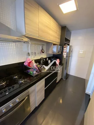 Imagem Vende-se apartamento com 2 dormitórios com área de lazer
