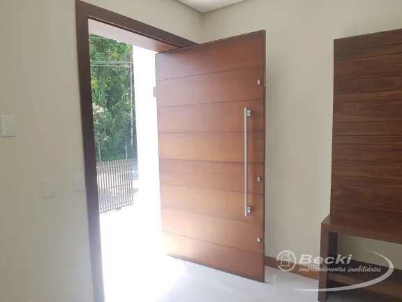 Imagem Casa de Alto Padrão no Bairro Floresta em Joinville