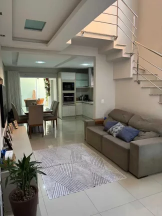 Imagem Sobrado com 3 dormitórios sendo 1 suíte e 2 vagas - Iririú | Joinville/SC