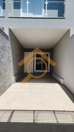 Imagem Residência de Luxo na Vila São Pedro: 3 Quartos, 1 Suíte, 2 Salas, 3 Banheiros, 2 Vagas de Garagem, 110m² - São Paulo-SP.