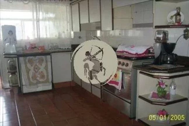 Imagem GARAGEM FECHADA 2 AUTOS E VÁRIAS MOTOS