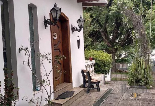 Imagem Casa à venda ou locação no Alto da Lapa São Paulo SP com 3 suítes, 6 banheiros, 6 vagas e 297m² em terreno de 622m²