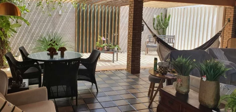 Imagem Casa à venda em rua pública no bairro Coroa do Meio