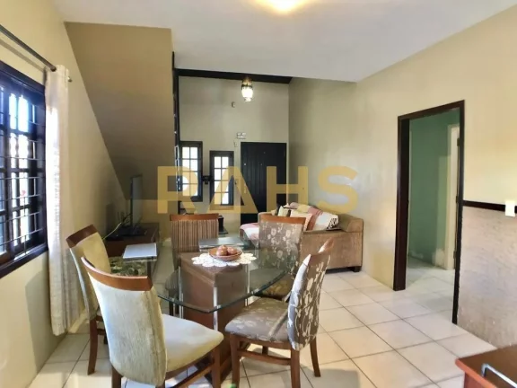 Imagem Sobrado com 2 suítes e 1 quarto, ampla área gourmet com churrasqueira e piscina, 2 vagas de garage...