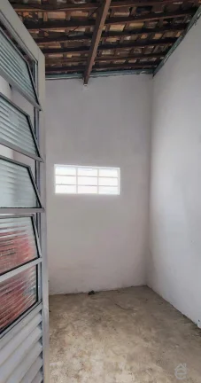 Imagem Casa à venda de esquina na Ponta Grossa, 3/4, sala ampla, garagem e DCE, 323m2