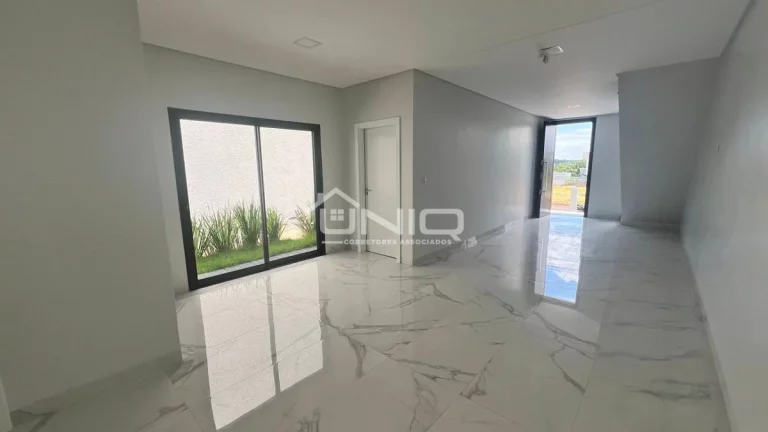 Imagem Sobrado Novo Fraron - Suíte + 02 Quartos