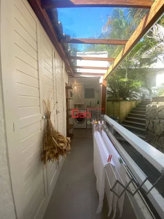 Imagem Casa com 2 dormitórios à venda, 120 m² por R$ 1.500.000,00 - Ferradura - Armação dos Búzios/RJ