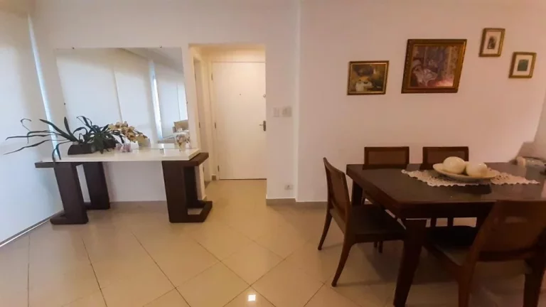 Imagem Pitangueiras - Calçadão - Vista para o mar - Totalmente reformado - Garagem - 135 m² de área útil.