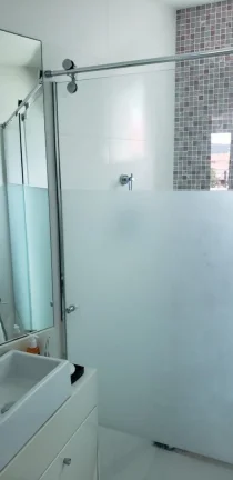 Imagem Maravilhosa casa triplex em Camboinhas com elevador em rua fechada.