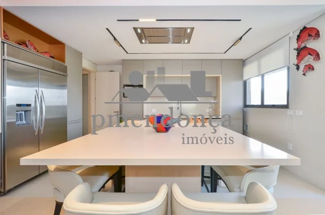 Imagem Apartamento lindíssimo na Rua Curitiba em frente ao parque do Ibirapuera com 332m².